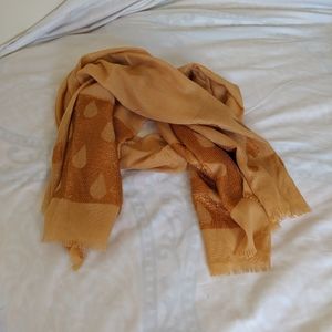Women scarf